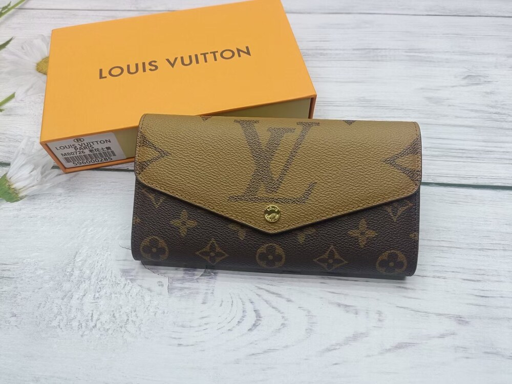Louis Vuitton Sarah Wallet in Monogram
